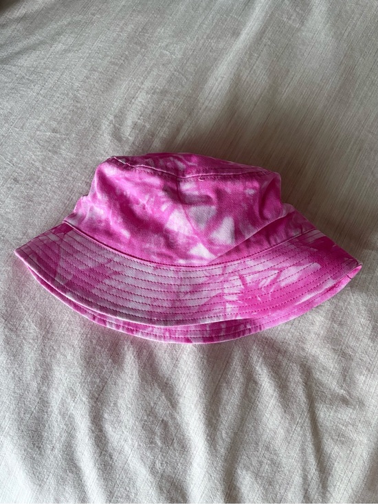 Walmart Accessories - Pink Tie-Dye Bucket Hat 💕